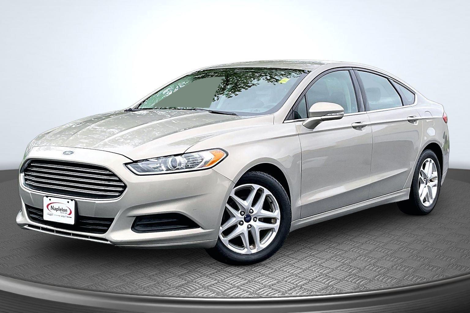 2015 Ford Fusion SE FWD's photo