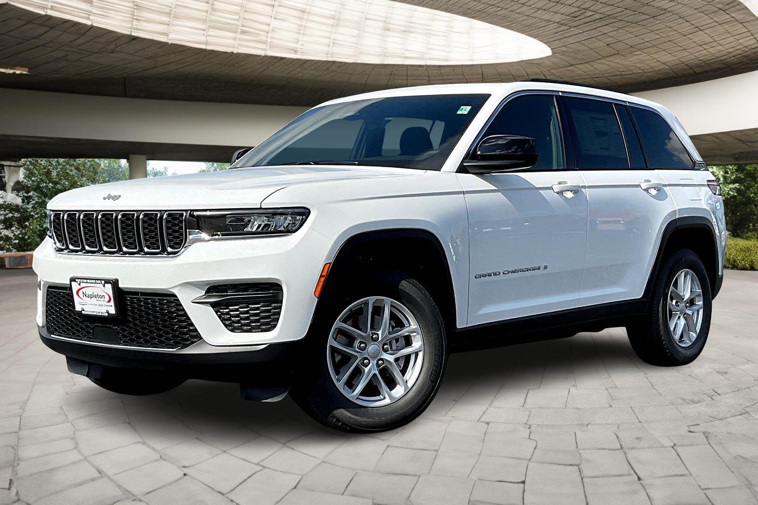 Bright White Clearcoat 2025 Jeep Grand Cherokee SUV / Crossover Four-Wheel Drive 8-Speed Automatic