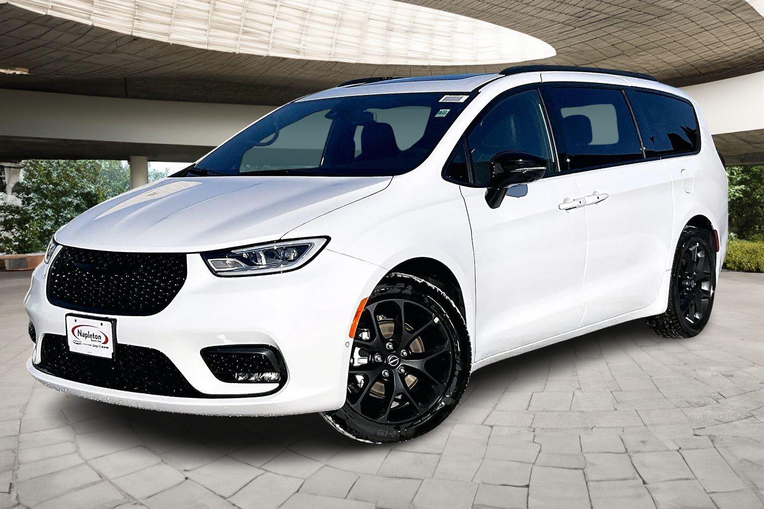 Bright White Clearcoat 2026 Chrysler Pacifica Minivan Front-Wheel Drive 9-Speed Automatic