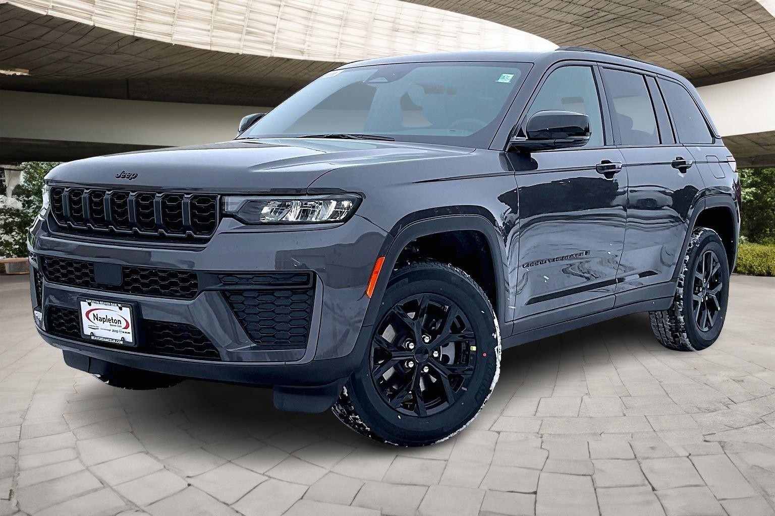 Baltic Gray Metallic Clearcoat 2026 Jeep Grand Cherokee SUV / Crossover Four-Wheel Drive 8-Speed Automatic