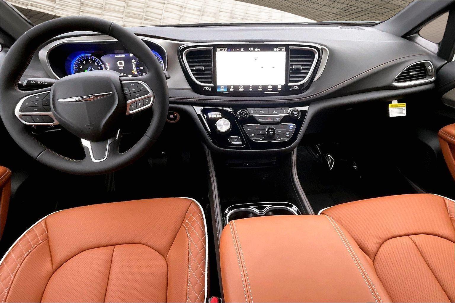 2026 Chrysler Pacifica Pinnacle - Photo 6