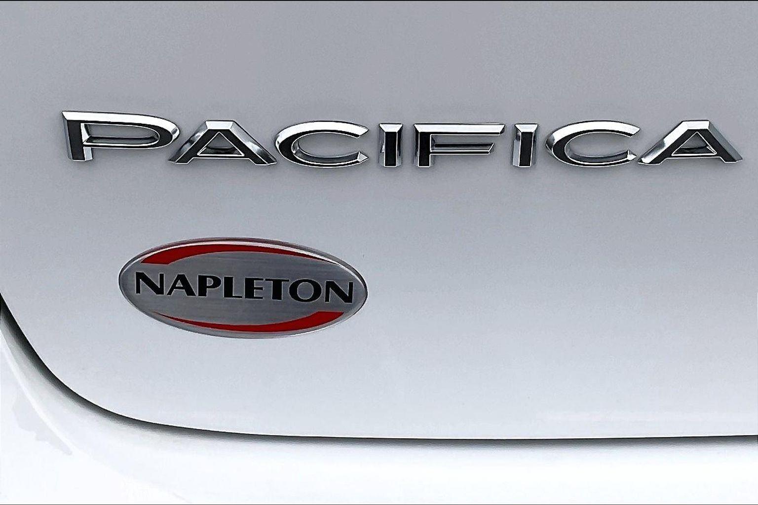 2026 Chrysler Pacifica Pinnacle - Photo 10