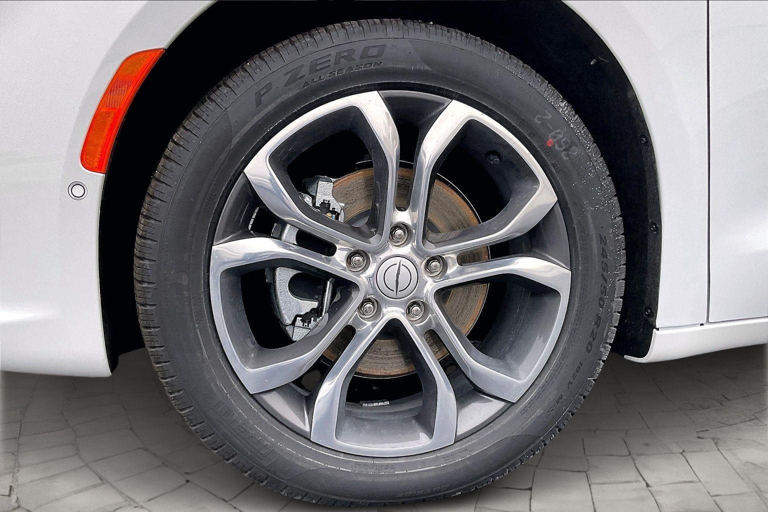 2026 Chrysler Pacifica Pinnacle - Photo 15