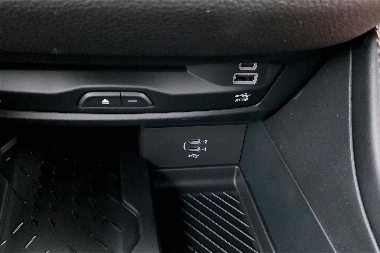 2026 Chrysler Pacifica Pinnacle - Photo 16