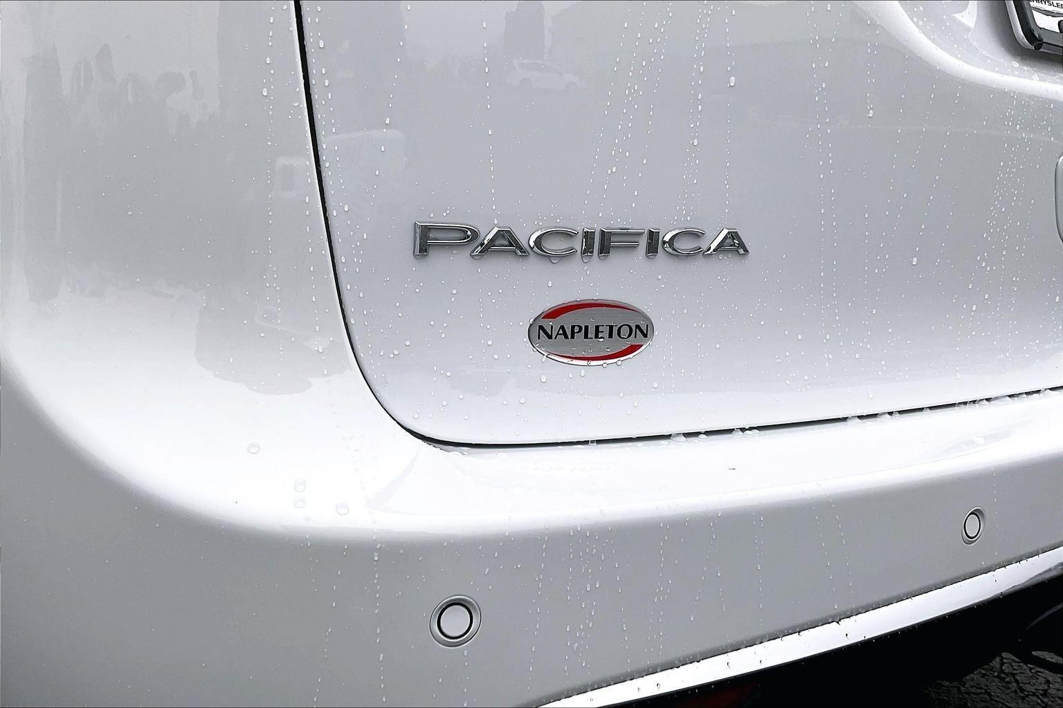 2026 Chrysler Pacifica Limited - Photo 8