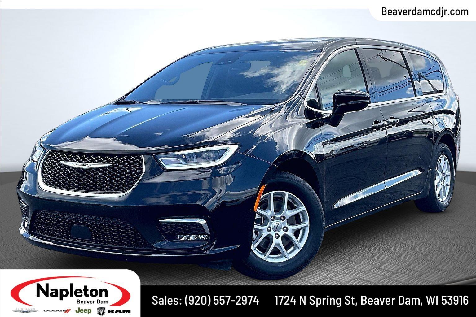 Diamond Black Crystal Pearlcoat 2025 Chrysler Pacifica Minivan Front-Wheel Drive 9-Speed Automatic