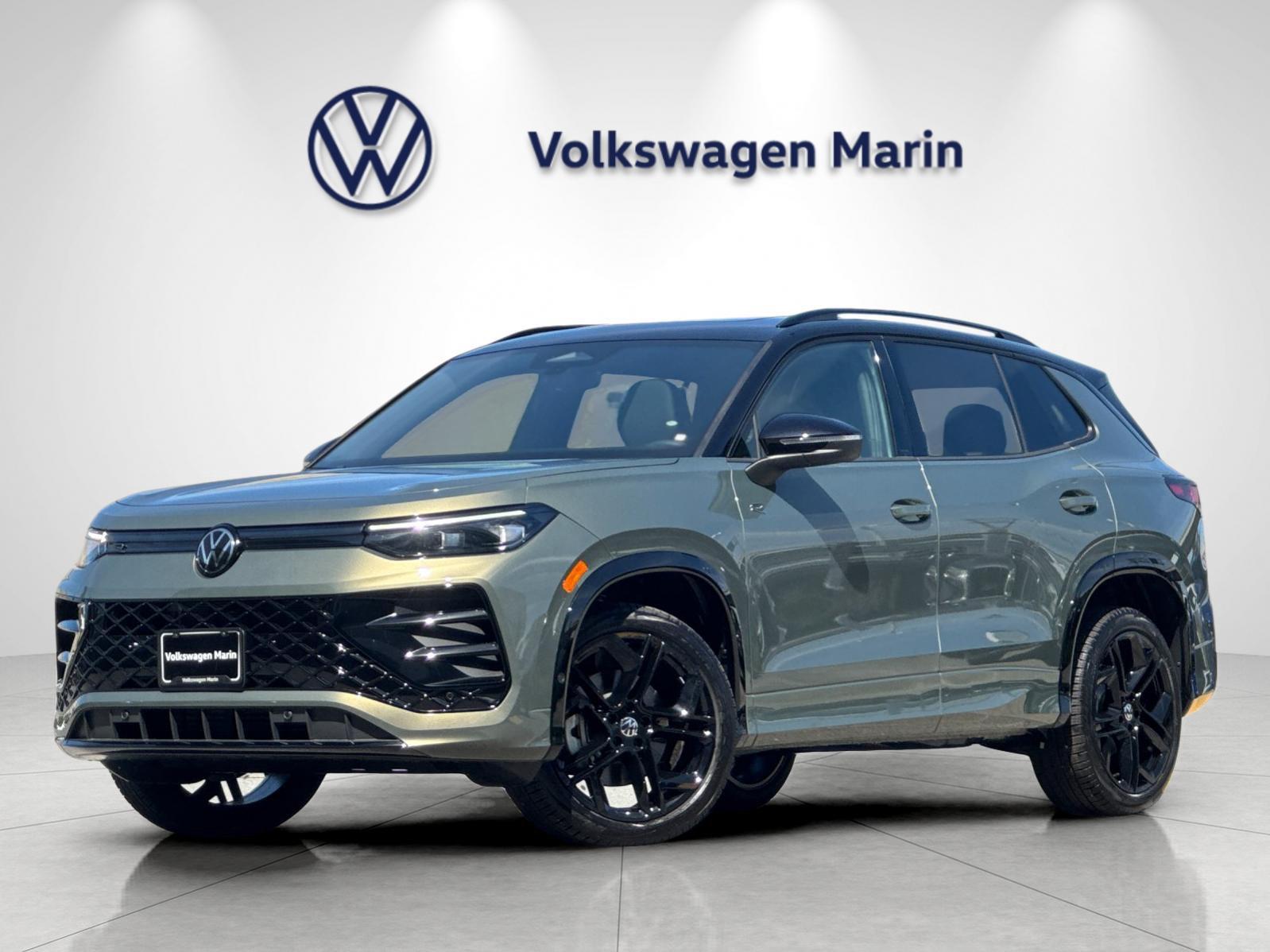 Avocado Green w/Deep Black Roof 2026 Volkswagen Tiguan SUV / Crossover All-Wheel Drive Automatic