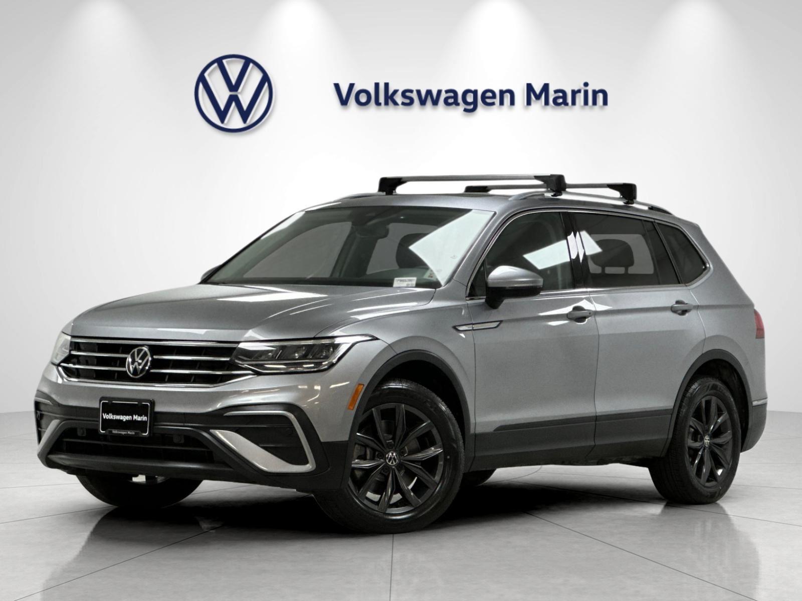 Pyrite Silver Metallic 2023 Volkswagen Tiguan SUV / Crossover Front-Wheel Drive Automatic