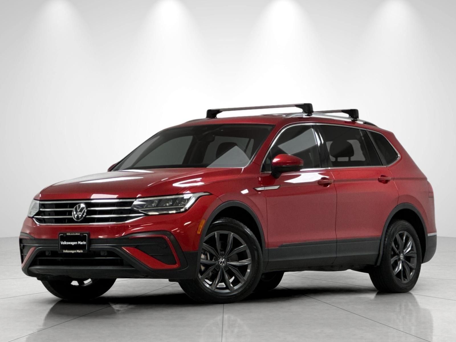 Kings Red Metallic 2023 Volkswagen Tiguan SE FWD SUV / Crossover Front-Wheel Drive Automatic