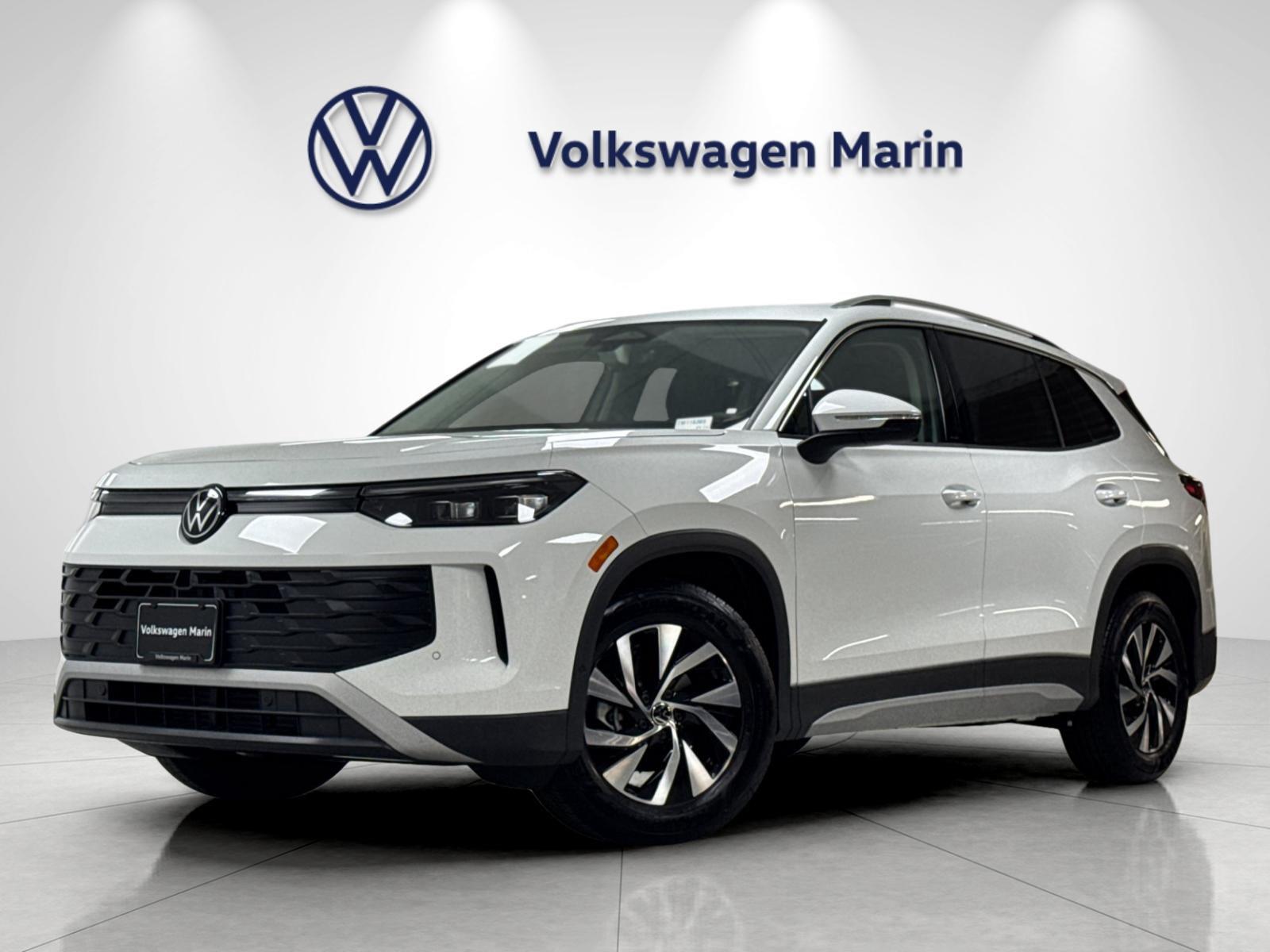 Pure White 2026 Volkswagen Tiguan SUV / Crossover Front-Wheel Drive Automatic