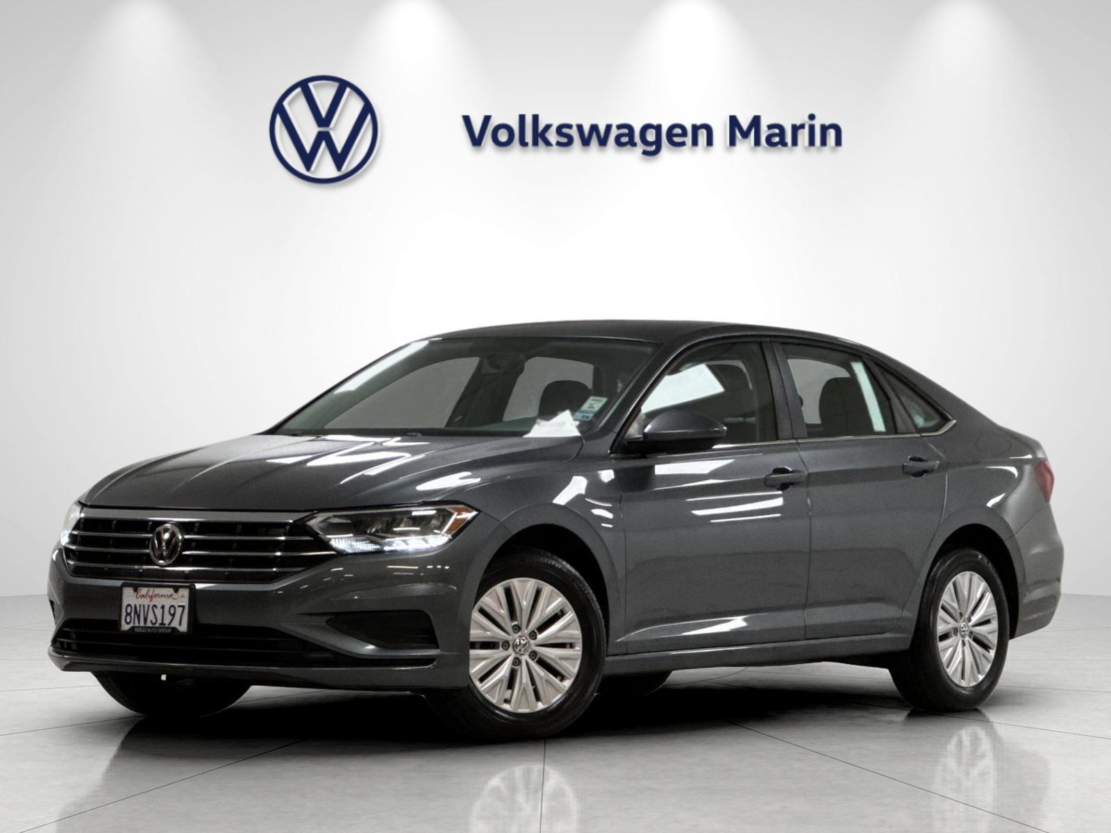 Platinum Gray Metallic 2019 Volkswagen Jetta Sedan Front-Wheel Drive Automatic