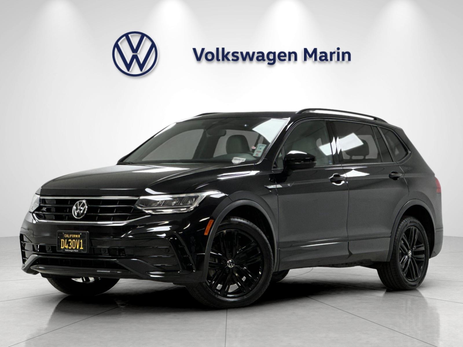 Deep Black Pearl 2022 Volkswagen Tiguan SUV / Crossover Front-Wheel Drive Automatic