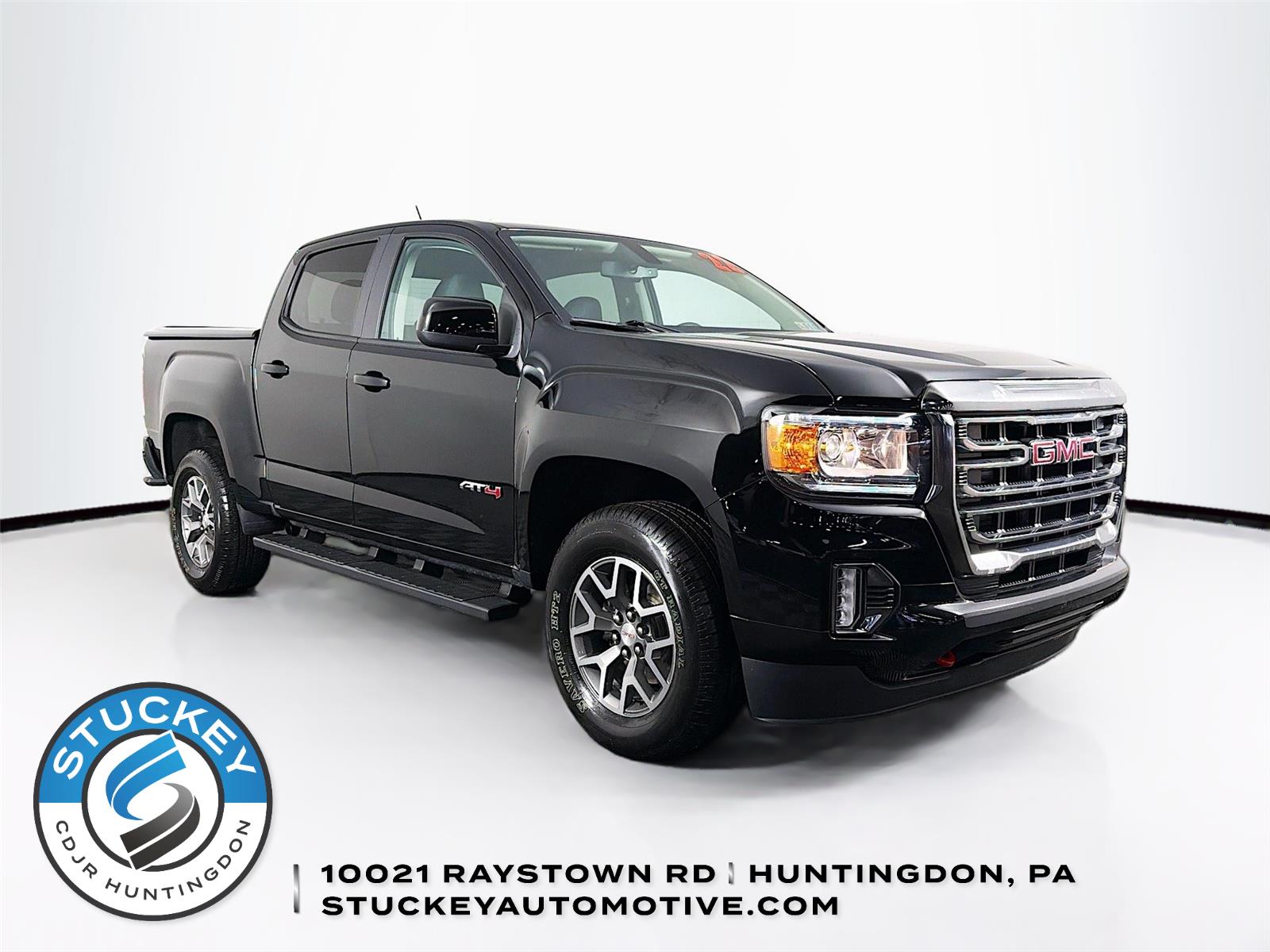 Onyx Black 2022 GMC Canyon AT4 Crew Cab 4WD with Leather Pickup Truck Four-Wheel Drive 8-Speed Automatic