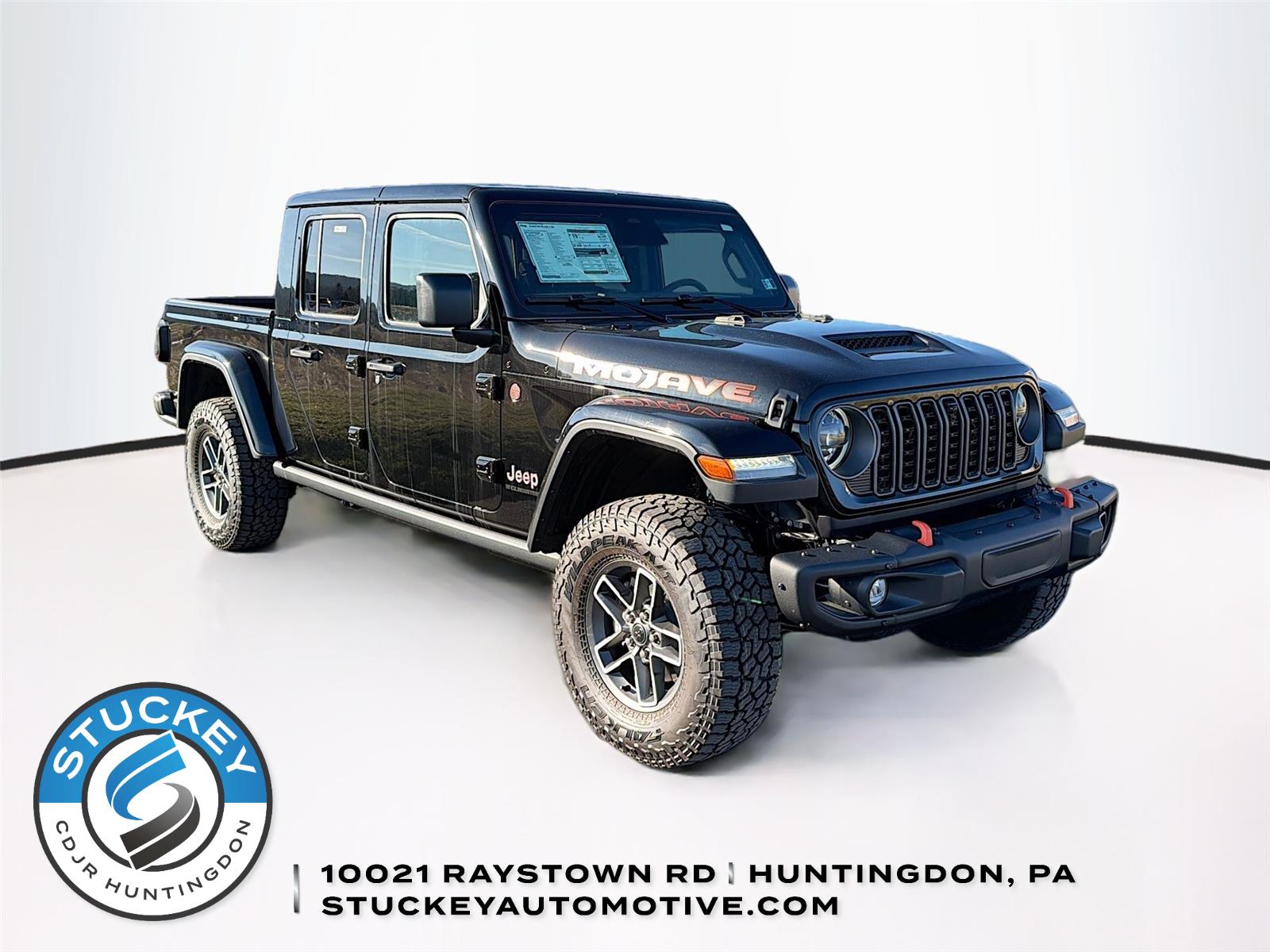 Black Clearcoat 2026 Jeep Gladiator Mojave X Crew Cab 4WD Pickup Truck Four-Wheel Drive 8-Speed Automatic