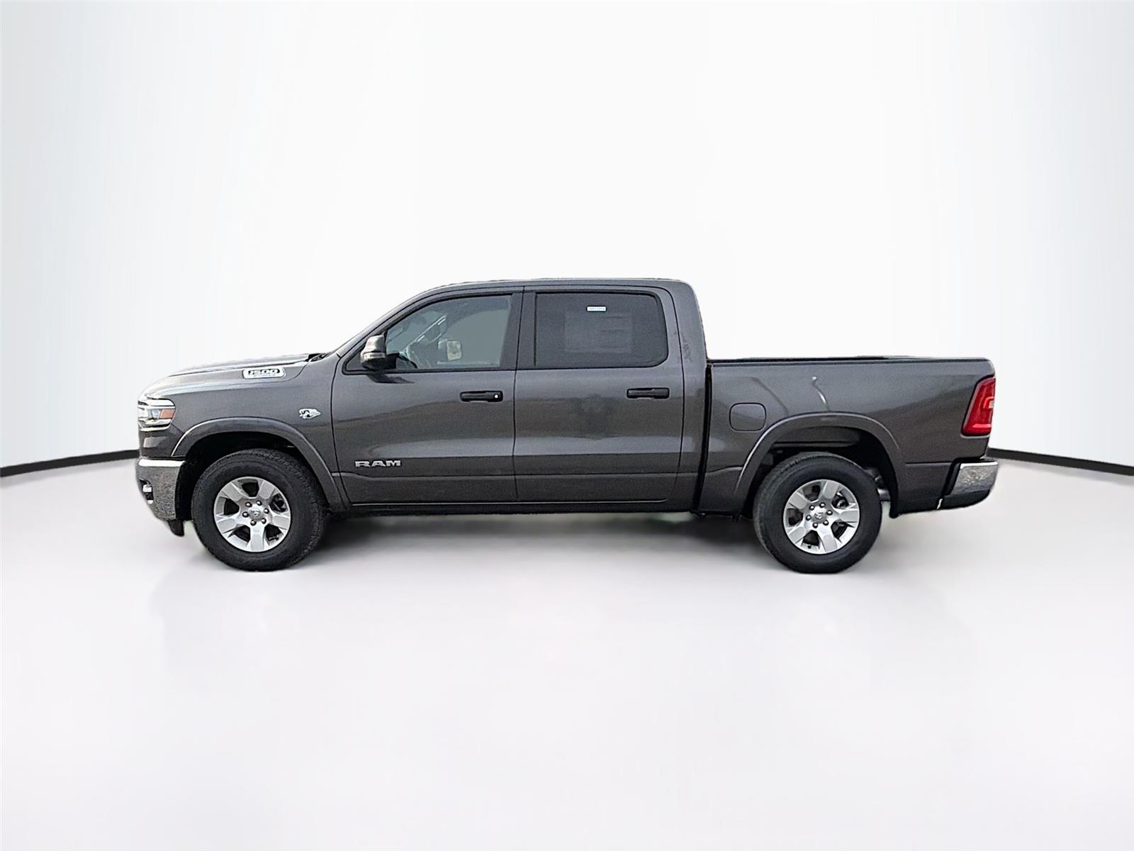 View vehicle photo 4