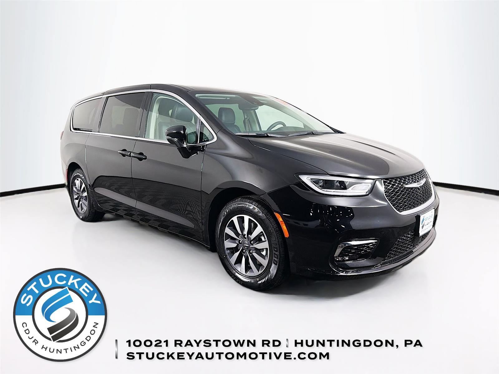 Diamond Black Crystal Pearlcoat 2024 Chrysler Pacifica Hybrid Select FWD Minivan Front-Wheel Drive Automatic