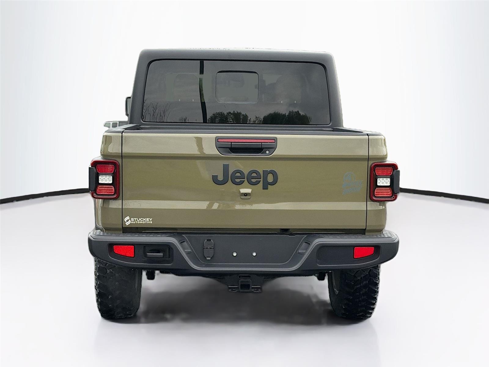 View vehicle photo 6