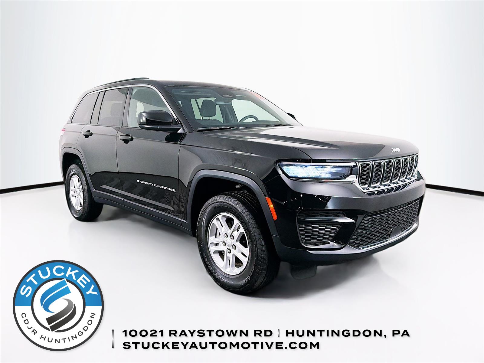 Diamond Black Crystal Pearlcoat 2024 Jeep Grand Cherokee SUV / Crossover 4X2 8-Speed Automatic