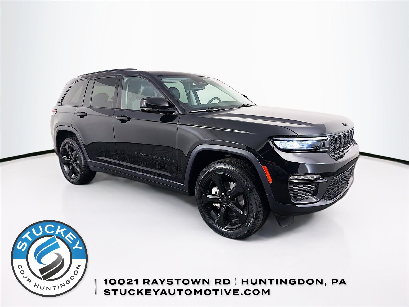 Diamond Black Crystal Pearlcoat 2023 Jeep Grand Cherokee SUV / Crossover Four-Wheel Drive 8-Speed Automatic