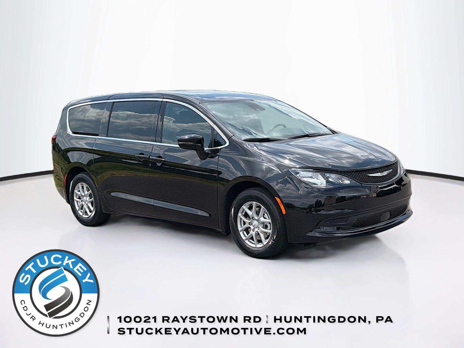 Diamond Black Crystal Pearlcoat 2027 Chrysler Pacifica Minivan Front-Wheel Drive 9-Speed Automatic
