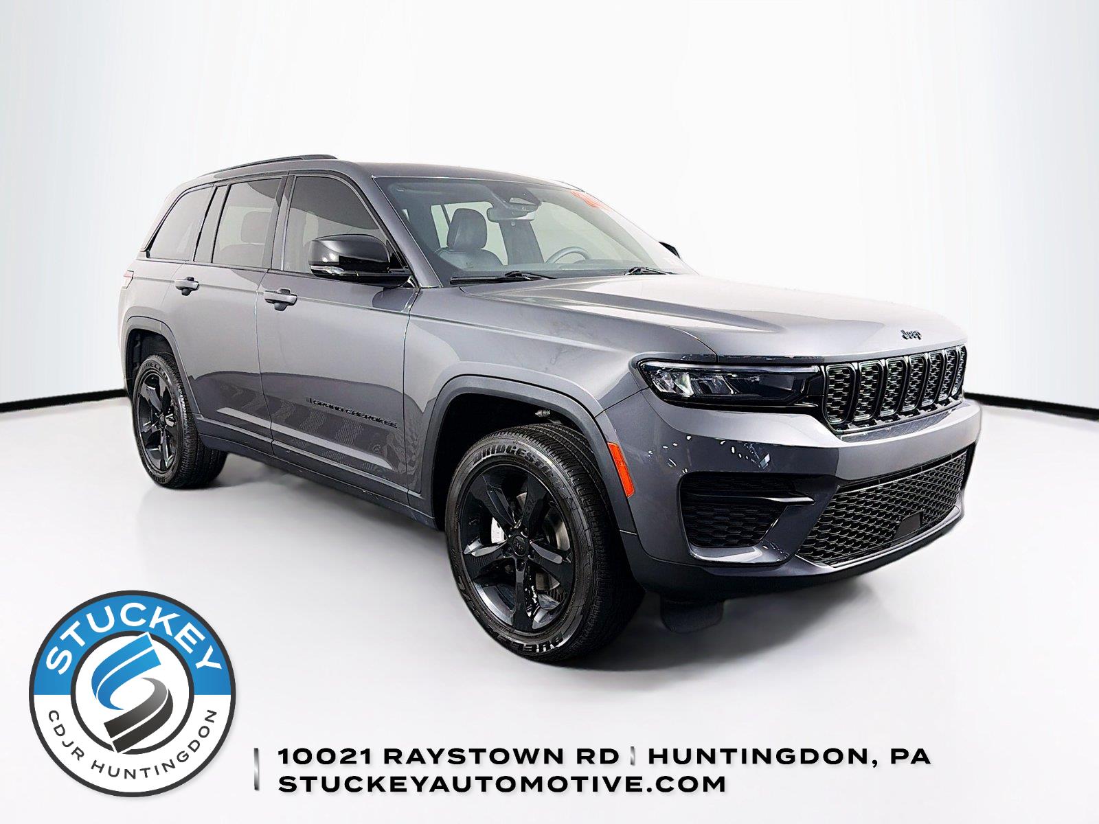 Baltic Gray Metallic Clearcoat 2024 Jeep Grand Cherokee SUV / Crossover Four-Wheel Drive 8-Speed Automatic