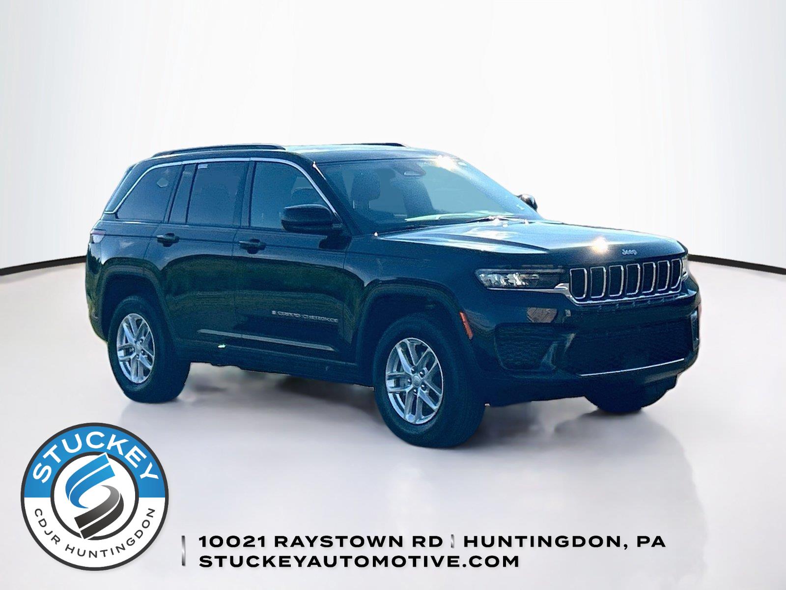 Diamond Black Crystal Pearlcoat 2026 Jeep Grand Cherokee SUV / Crossover Four-Wheel Drive 8-Speed Automatic