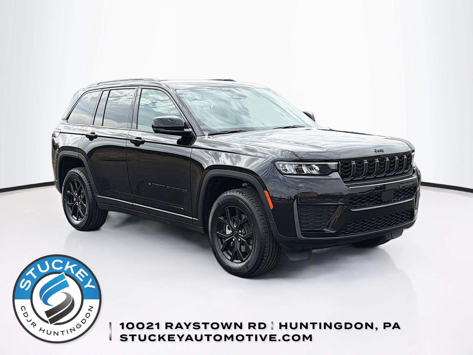 Diamond Black Crystal Pearlcoat 2026 Jeep Grand Cherokee SUV / Crossover Four-Wheel Drive 8-Speed Automatic