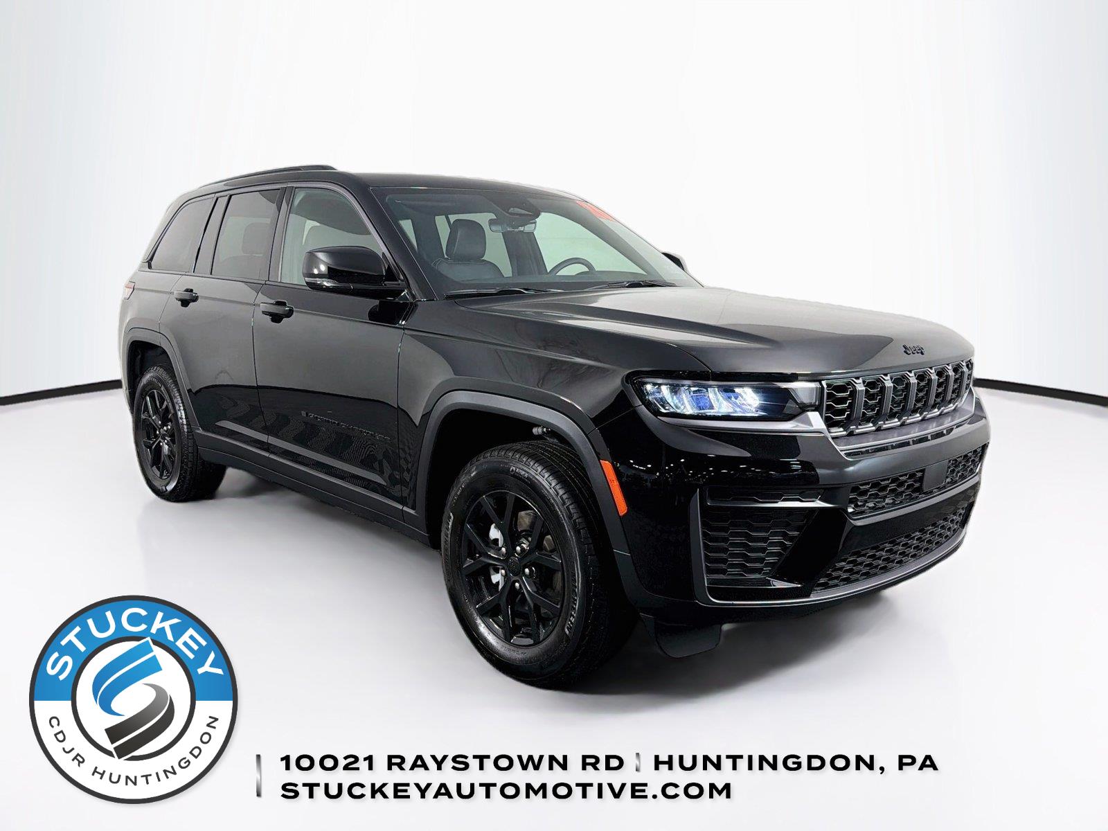Diamond Black Crystal Pearlcoat 2026 Jeep Grand Cherokee SUV / Crossover 8-Speed Automatic