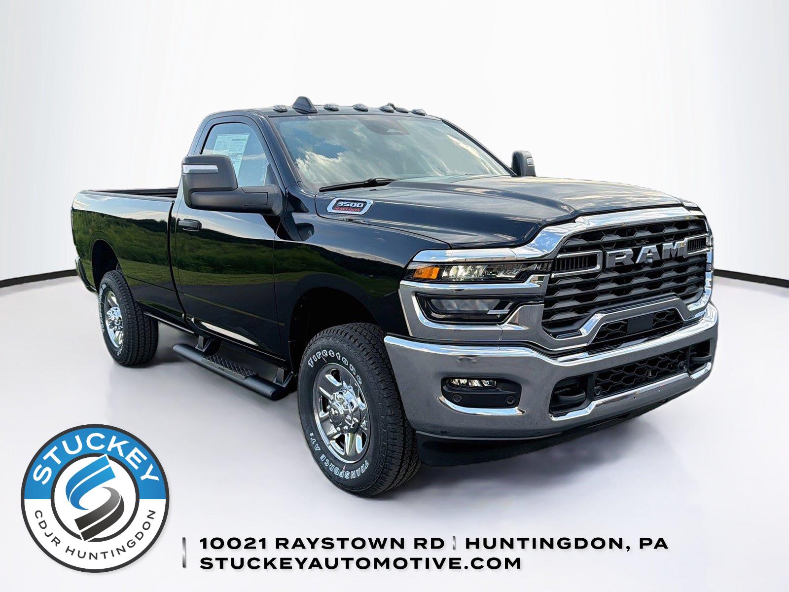 Diamond Black Crystal Pearlcoat 2026 RAM 3500 Pickup Truck Four-Wheel Drive 8-Speed Automatic