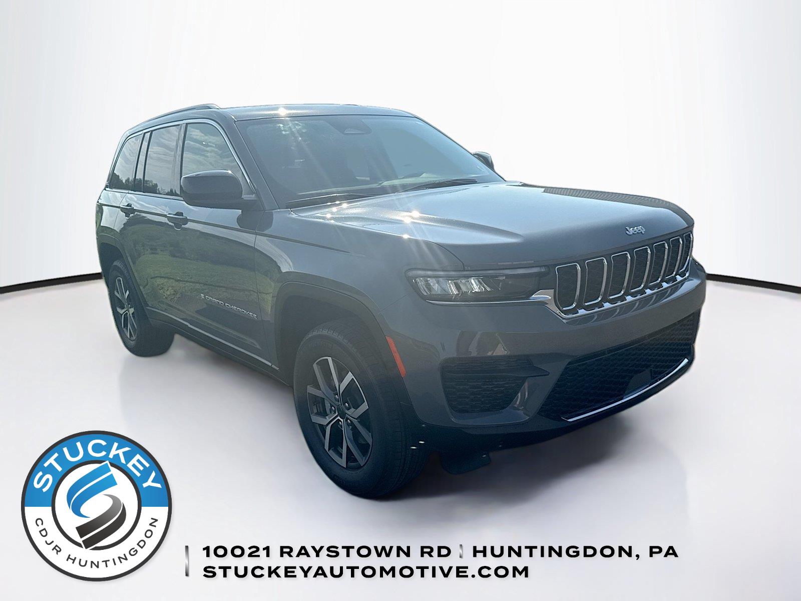 Sting-Gray Clearcoat 2027 Jeep Grand Cherokee SUV / Crossover Four-Wheel Drive 8-Speed Automatic