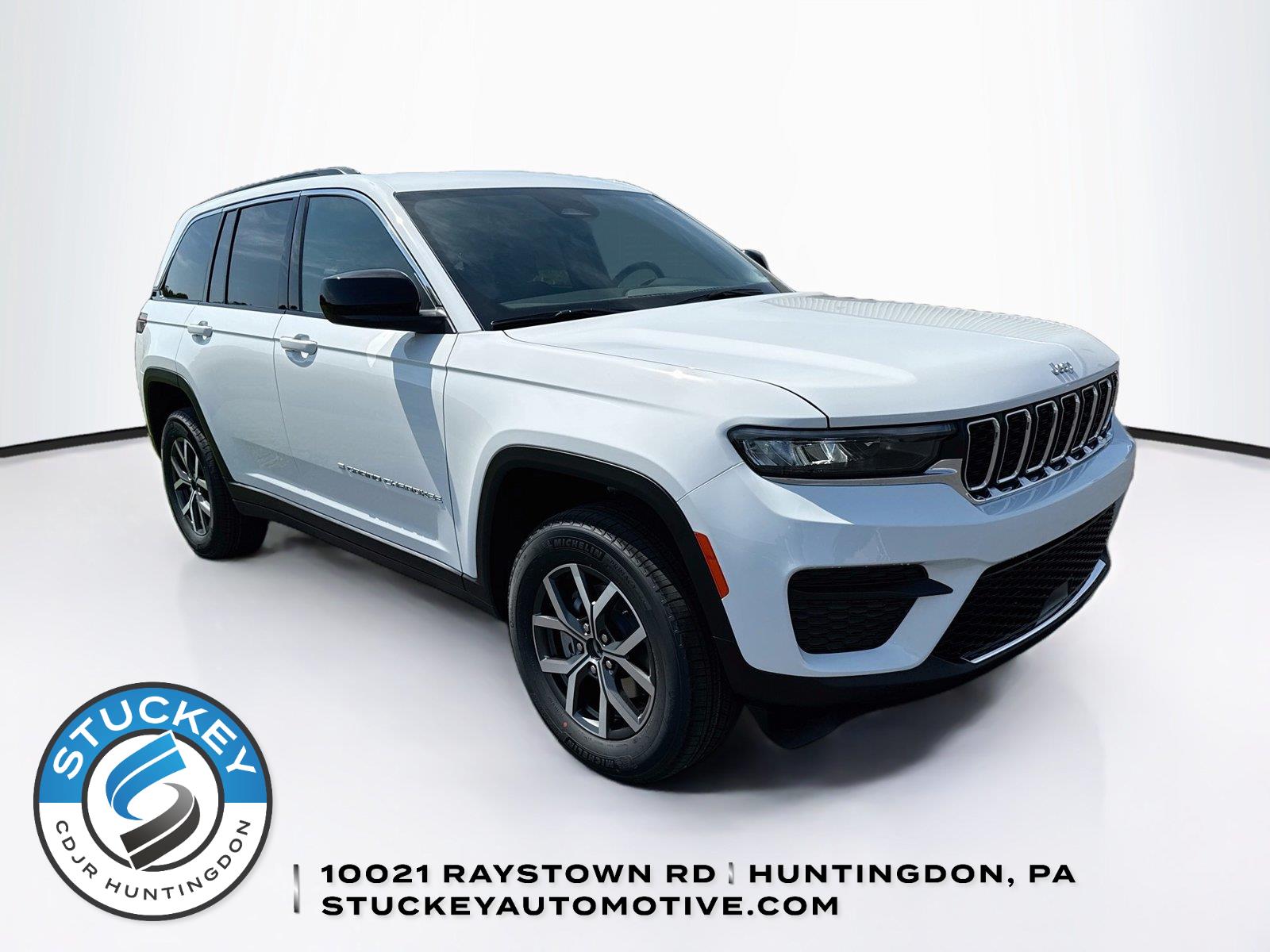 Bright White Clearcoat 2027 Jeep Grand Cherokee SUV / Crossover Four-Wheel Drive 8-Speed Automatic