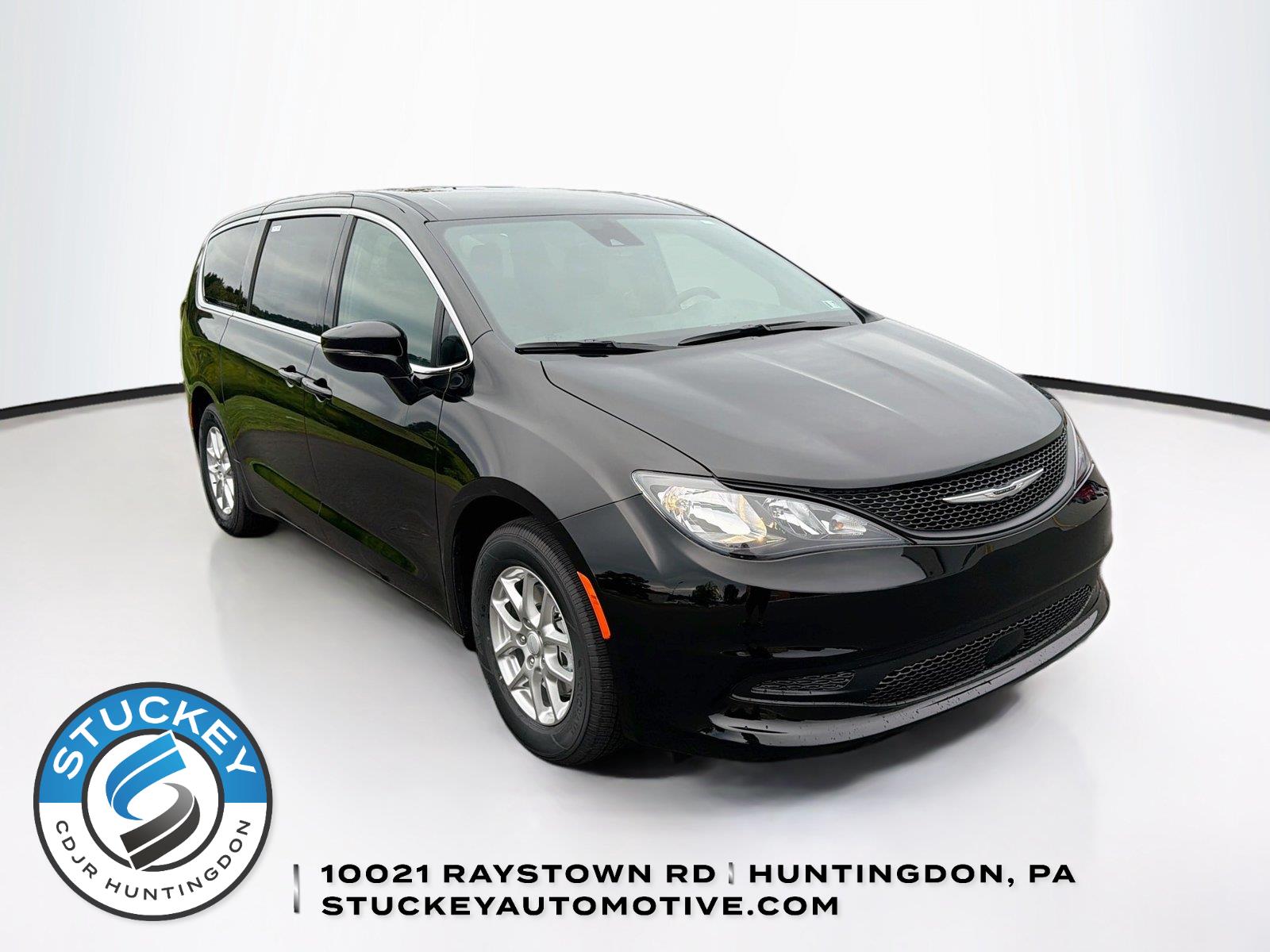 Diamond Black Crystal Pearlcoat 2027 Chrysler Pacifica Minivan Front-Wheel Drive 9-Speed Automatic