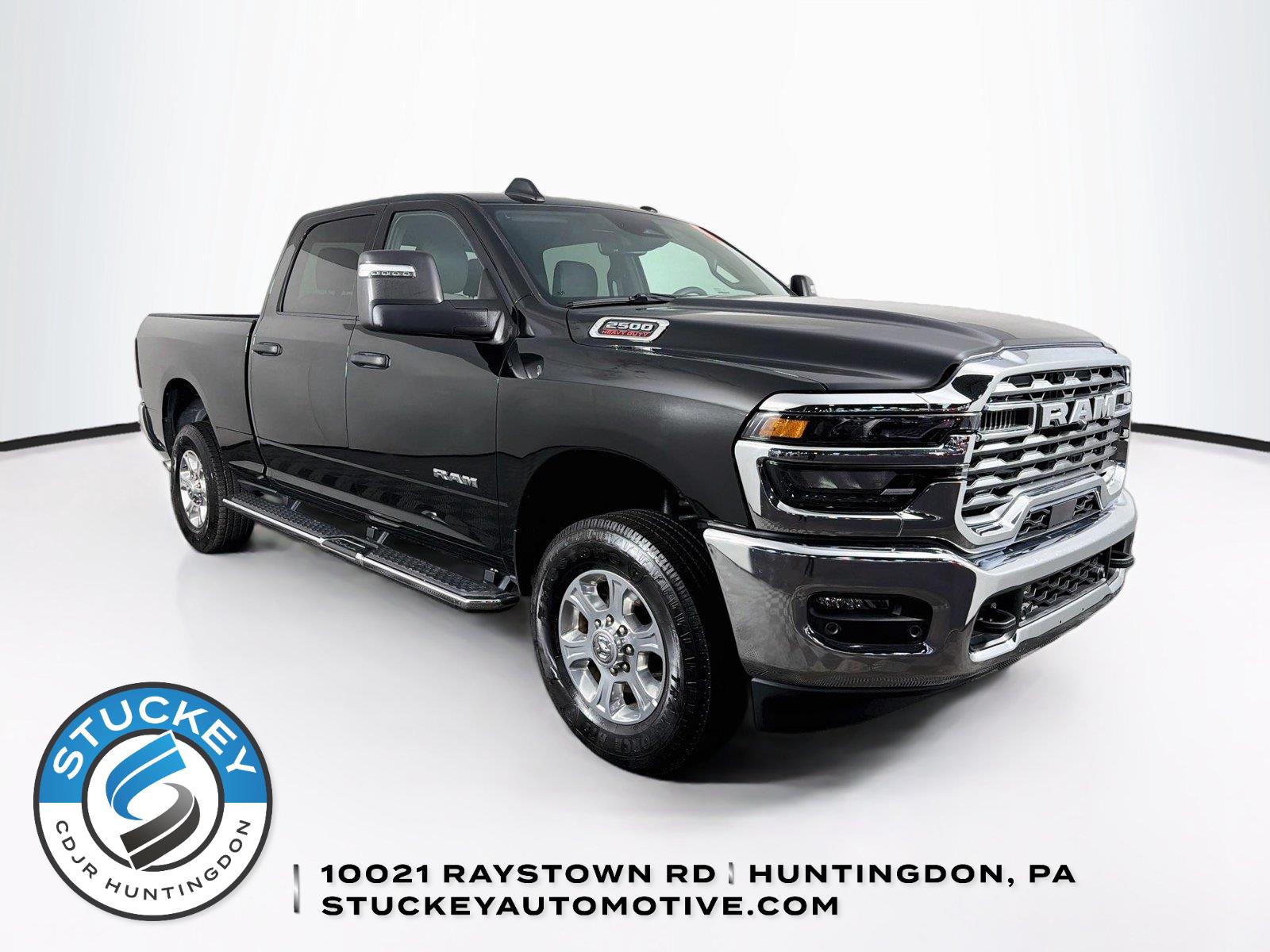 Diamond Black Crystal Pearlcoat 2026 RAM 2500 Pickup Truck Four-Wheel Drive 8-Speed Automatic