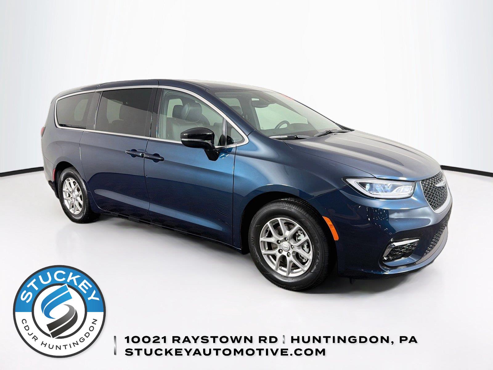 Fathom Blue Pearlcoat 2025 Chrysler Pacifica Minivan Front-Wheel Drive 9-Speed Automatic