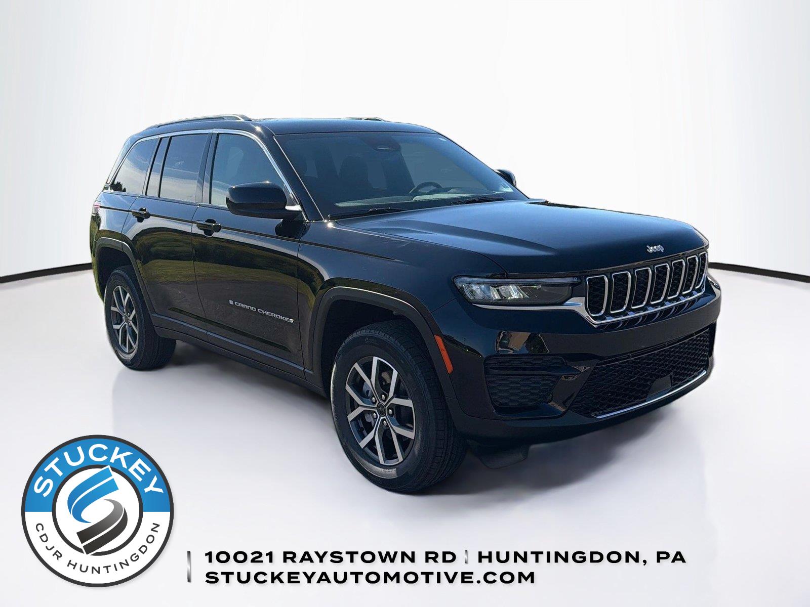 High Gloss Black 2027 Jeep Grand Cherokee SUV / Crossover Four-Wheel Drive 8-Speed Automatic