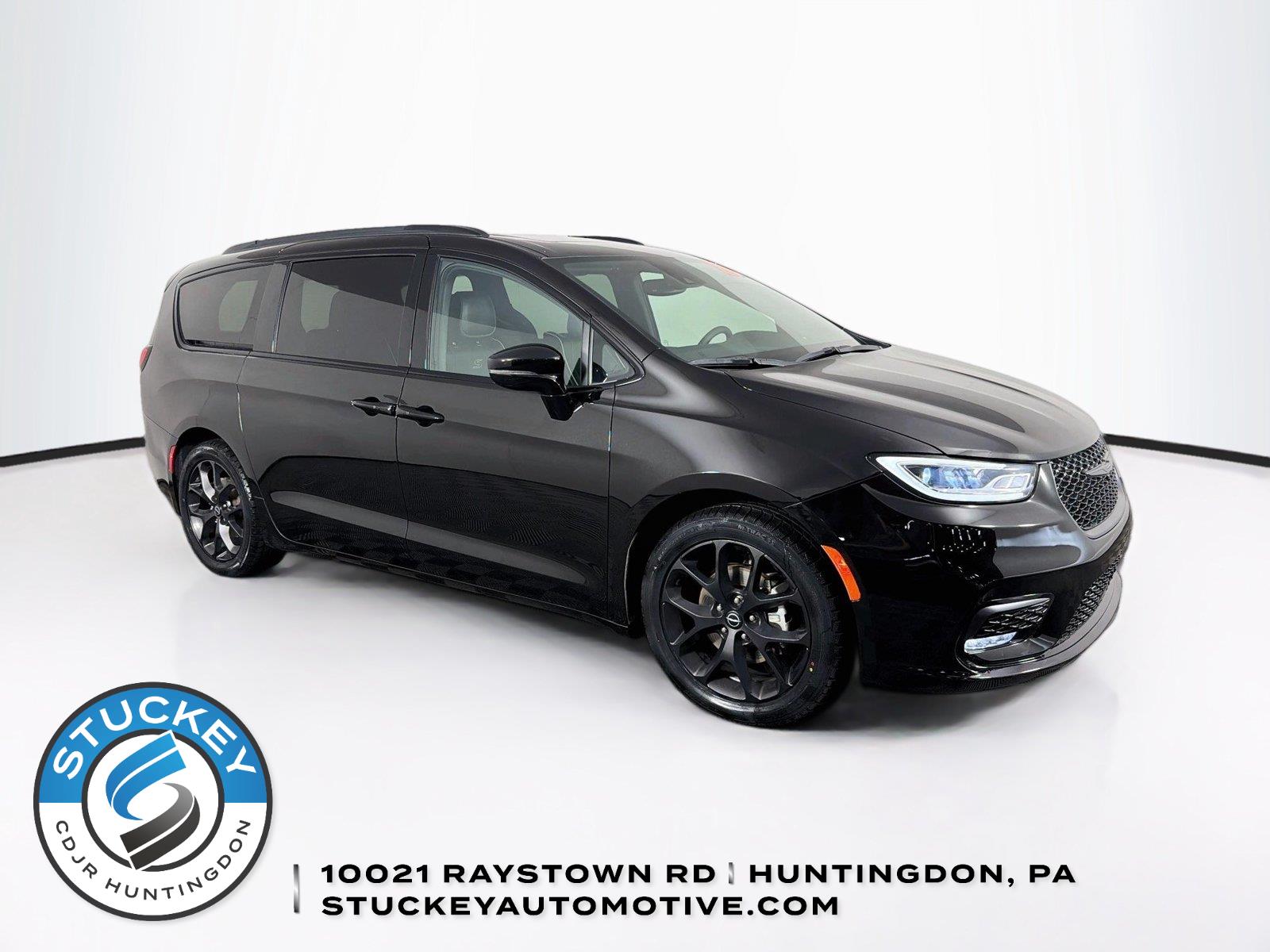 Diamond Black Crystal Pearlcoat 2025 Chrysler Pacifica Minivan Front-Wheel Drive 9-Speed Automatic