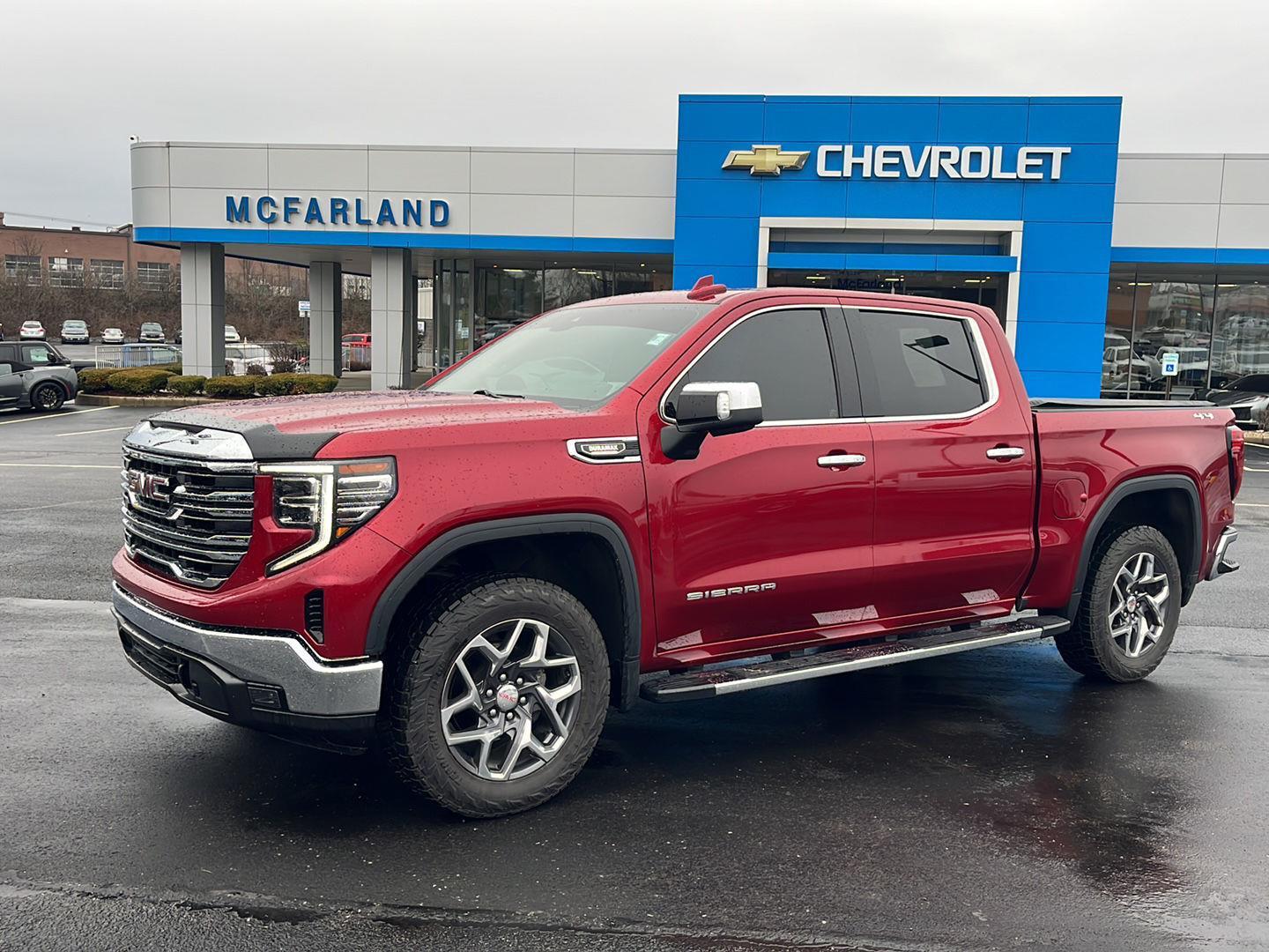 2022 GMC Sierra 1500 SLT Crew Cab 4WD