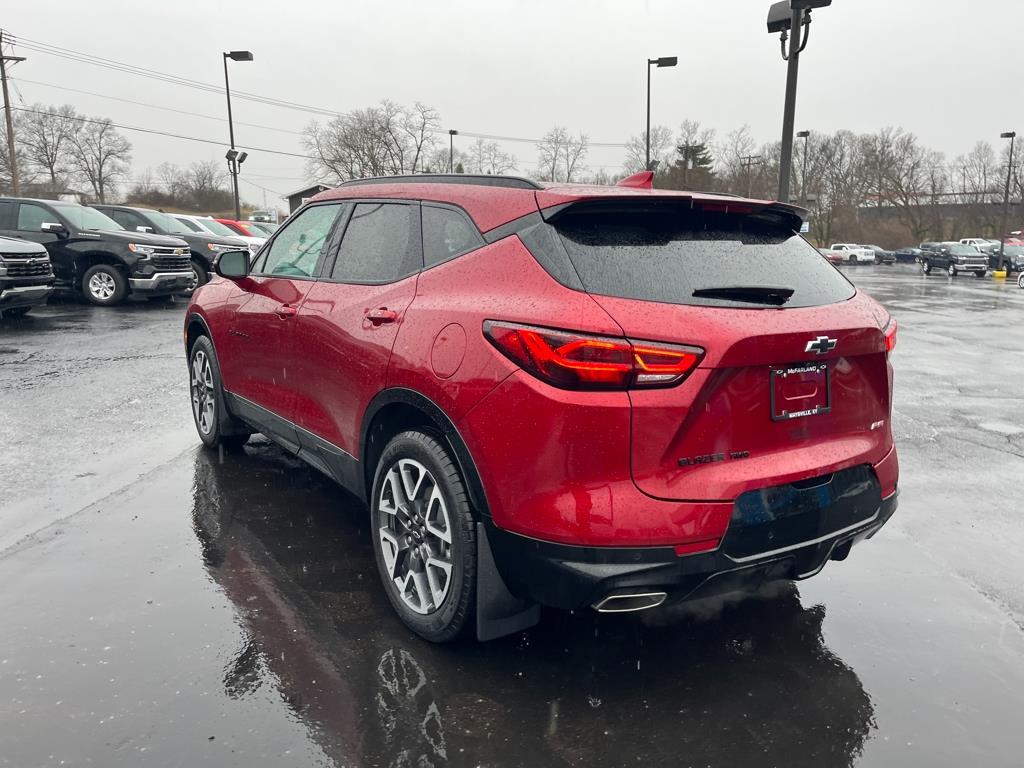 View vehicle photo 3