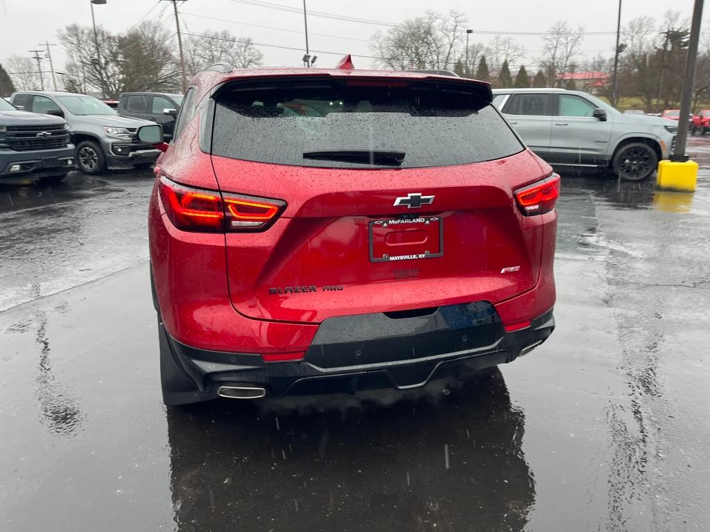 View vehicle photo 4