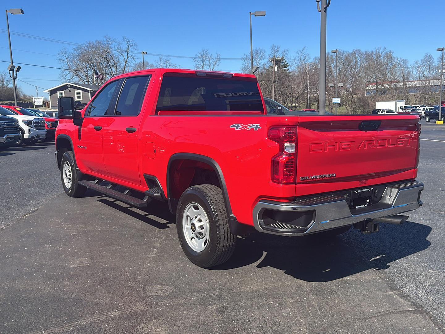 View vehicle photo 3