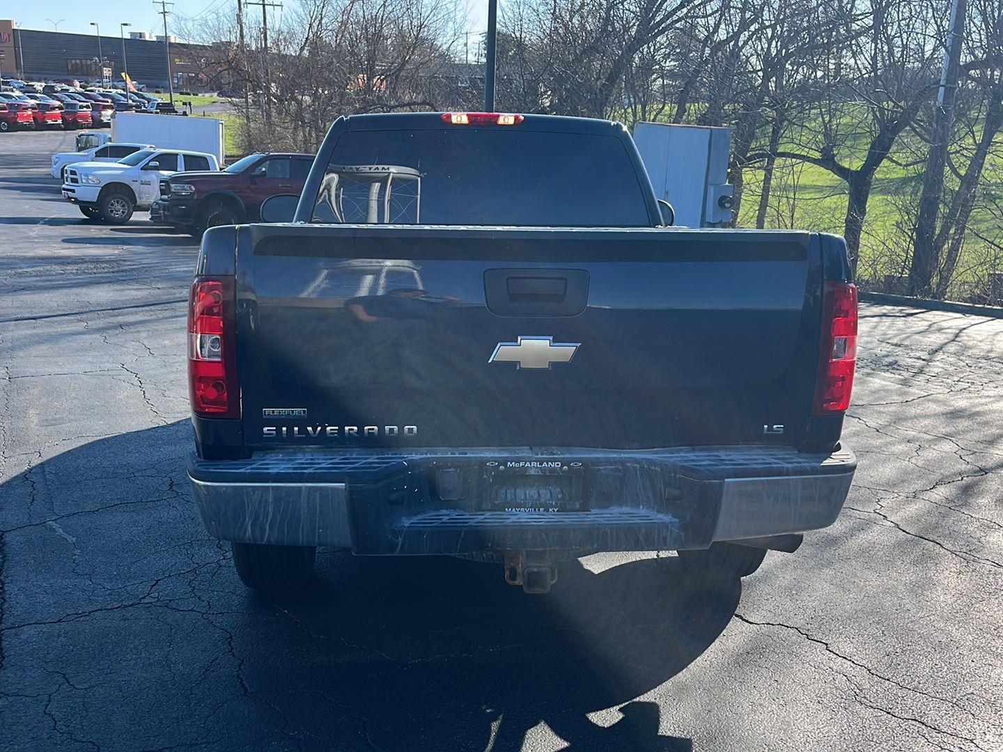 View vehicle photo 4