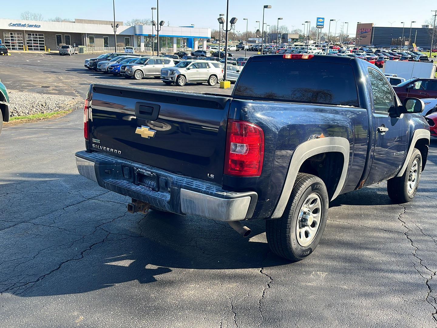 View vehicle photo 5