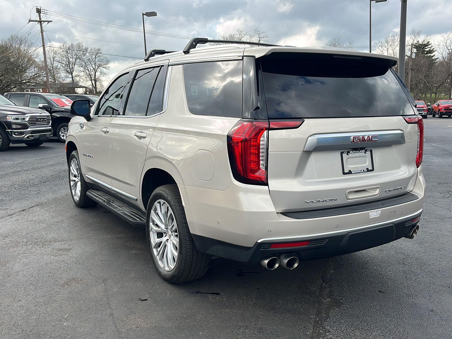 View vehicle photo 3