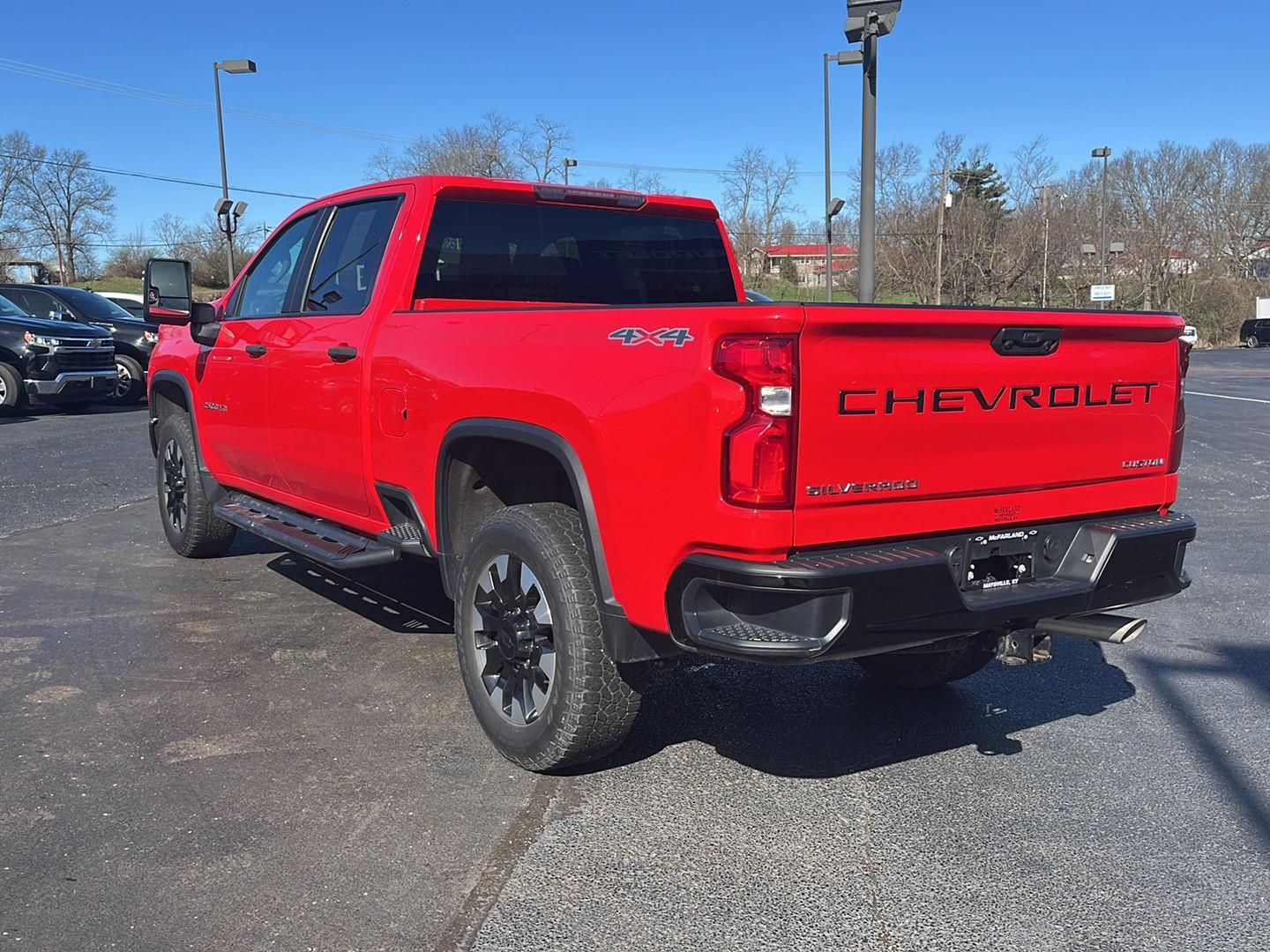 View vehicle photo 3