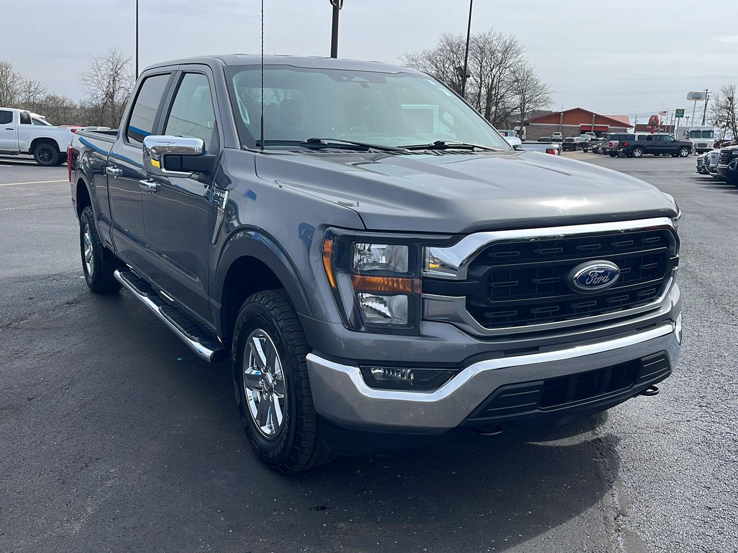 View vehicle photo 7