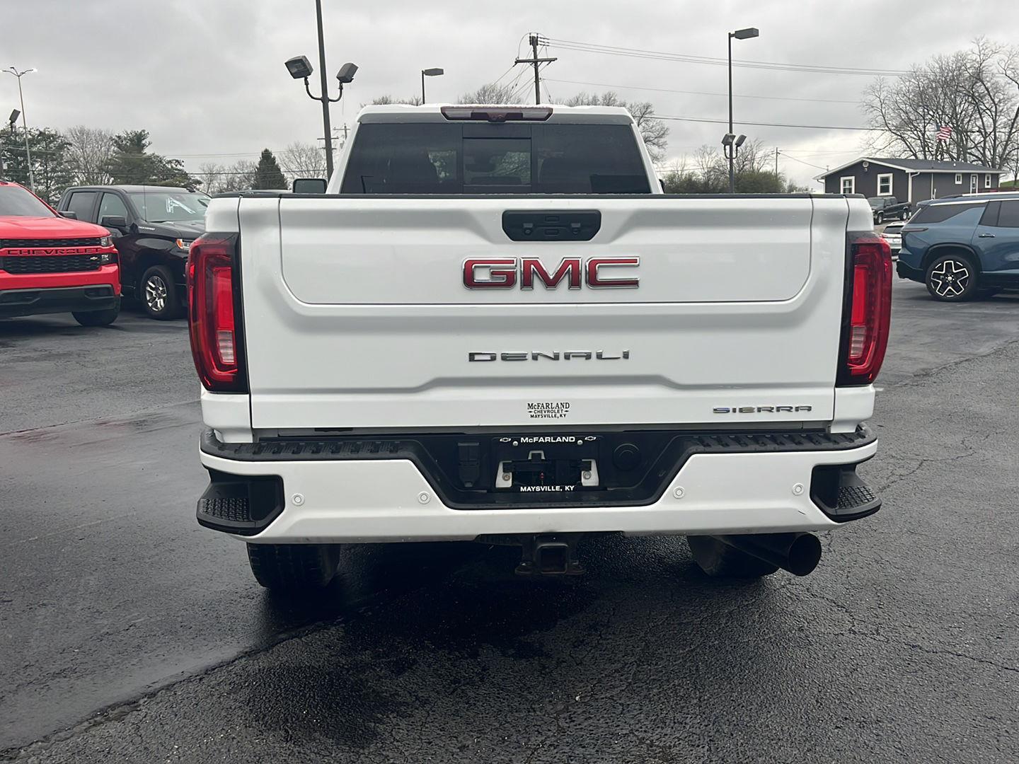 View vehicle photo 4