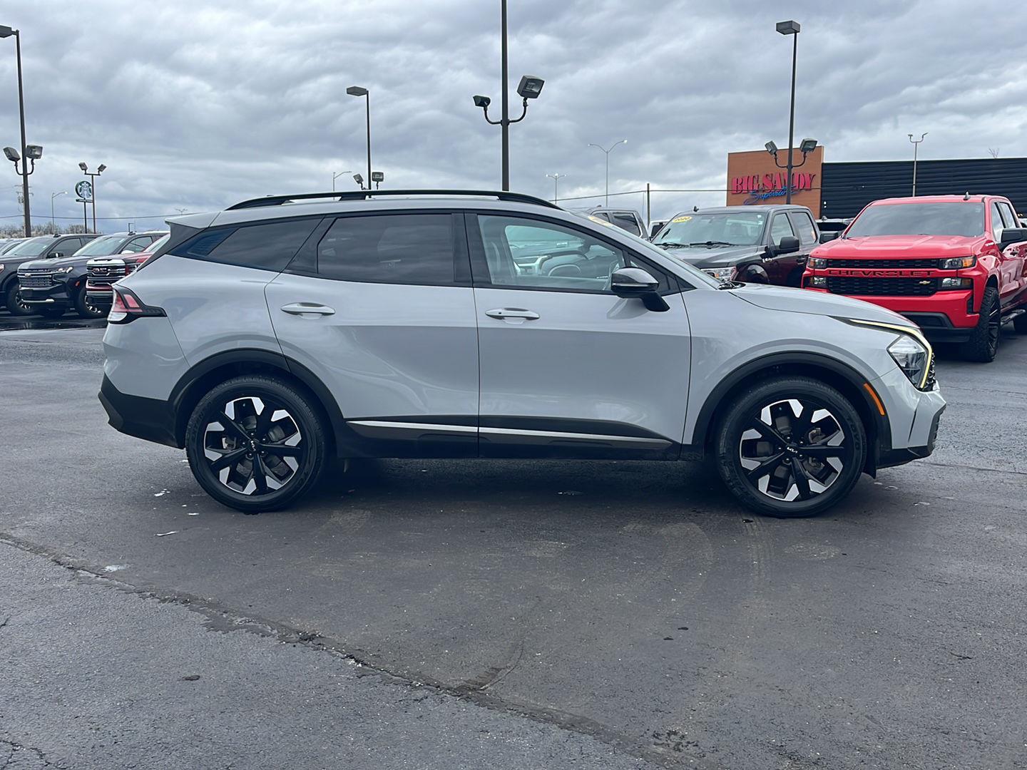 View vehicle photo 6