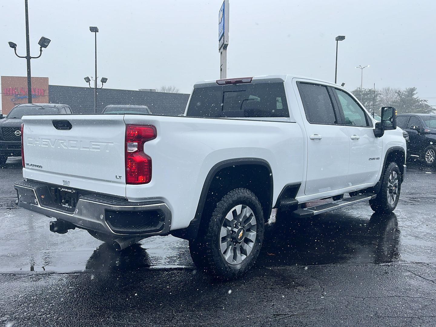 View vehicle photo 5