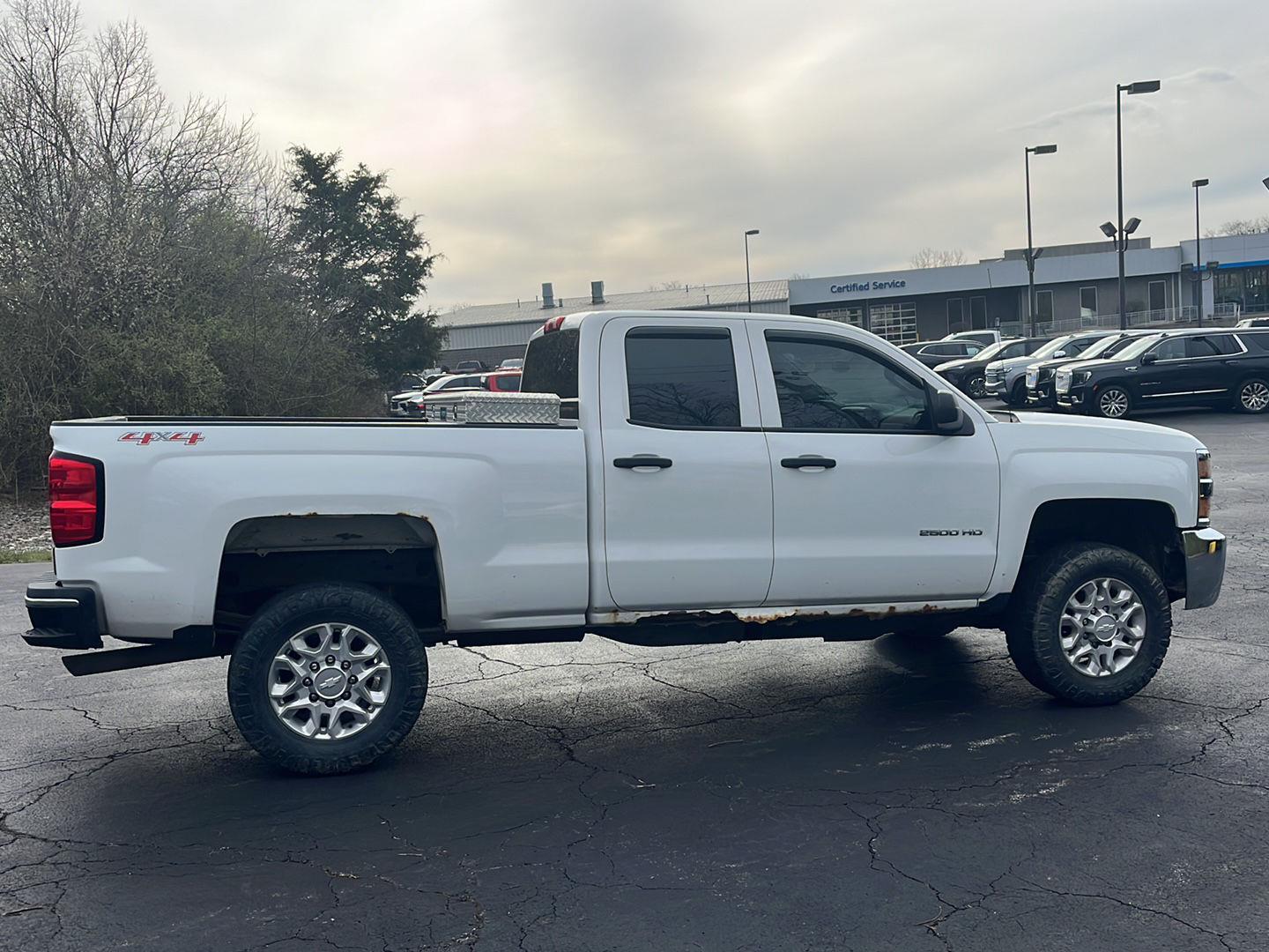 View vehicle photo 6