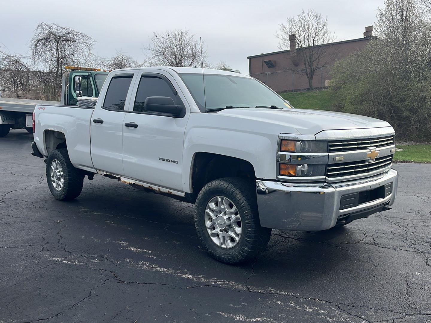 View vehicle photo 7